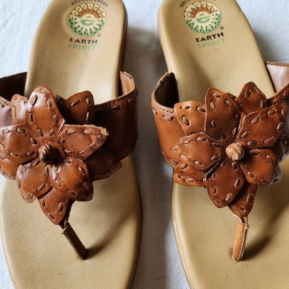 Earth Spirit Sherwood Leather Thong Floral Sz. 8.5 Sandal - Picture 2 of 8
